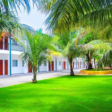 Reecha Resort & Hotel Kilinochchi Экстерьер фото